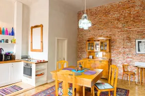 Art Deco Apartment| spacious & bright| city centre - Image 2