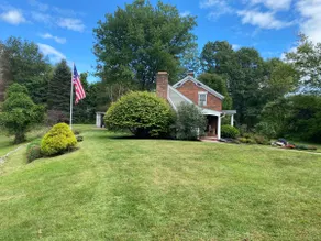 Historic 3 bedroom Farmhouse on 5 private acres. - Image 5
