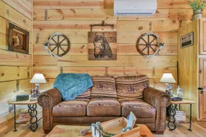 Newly built cabin - Image 4