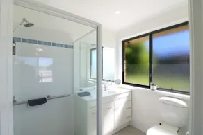 The Views - 3 or 4 Bedroom - Image 2