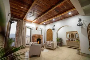 Aesthetic and Luxury Home in City centre - Image 2