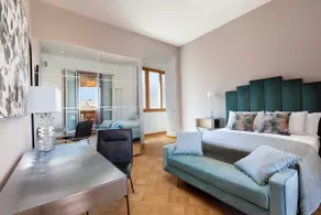 Top Floor Terrace Apartment - Image 2