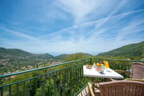 Gold Double Rooms - Sea and Mountain view - Image 2