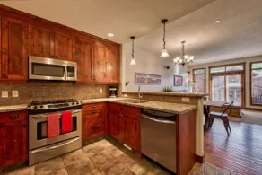 Luxury Woodhaven Ski-In/Ski-Out Chalet | Sleeps 8 - Image 4