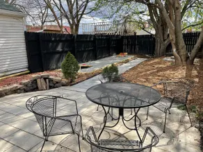 Private Home-Backyard-Parking Near Nulu Downtown - Image 5