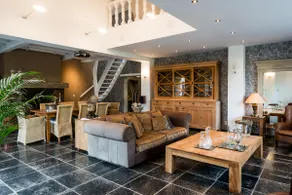 Beautiful and contemporary vacation home - Image 3
