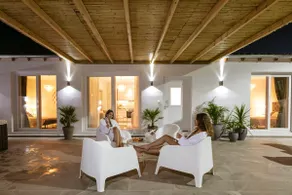 Jacuzzi deluxe villa - Image 2
