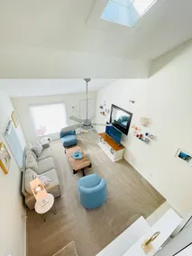 Cheerful Retreat - Image 2