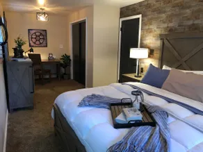 Stunning Mountain Suite on Seven Acres at Sundance - Image 2