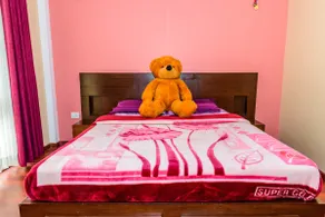 Queens' Garden Apartment & Vacation Home - Image 3