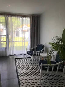 Stylish 1 bed room house near beach - Image 5