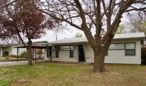 Cozy 2 Bedroom home in a peaceful neighborhood - Image 2
