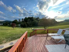 ① Pets OK ② 55\" HDTV ③ 5min to Blue Rid ③ Fire Pit - Image 2