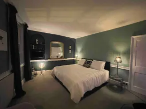 Boutique 1 Bed Central Apt Overlooking Roman Baths - Image 2