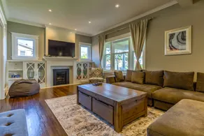 Large Heritage Villa with pool central location - Image 2