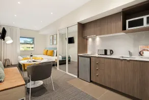 Studio Apartment - Image 2