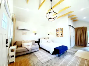 Entire Standalone Suite - Taylors - Very Central - Image 3