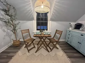 The Sweet Spot Suite - Heart of Historic District - Image 3