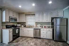 Relax in Shady Oaks Near Hospitals & Dining - Image 3
