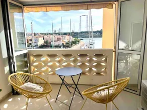 Port view, designer style and beach close by - Image 2