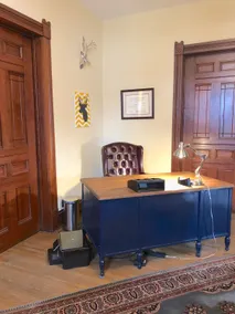 Spacious apartment in the Theodore Friendly House - Image 4