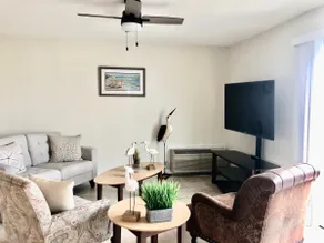 Waterfront Studio Apartment - Image 5