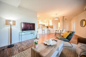 *Kensington Gardens Home* 15mins to Airport/WEM - Image 2