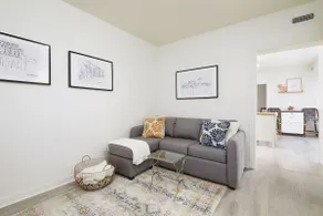 Rosemont Oasis 1BR 2BA near Metro - Image 4