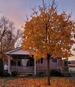 Lake-Access Cottage- Hot Tub, Fireplace&Pool Table - Image 2