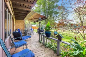 Pool House On The Lake - Image 5
