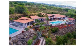 Quintessential blend of Luxury, hosted rental. - Image 3
