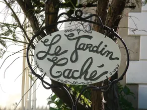 The air-conditioned Chalet of the Hidden Garden - Image 2