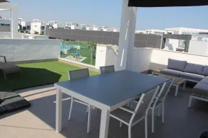 Luxury apartment with sun terrace near Alicante - Image 3