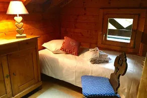 Chalé de madeira com sauna privada no Moesel na floresta com bela vista - Image 2