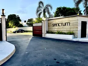 Elegant 1 BR Apt, Modern Amenities, 24 Hr Security - Image 5