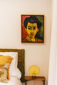 Past meets present in vibrant flat near la SAGRADA - Image 3