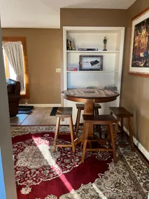 Comfortable 3 bedroom in nice quiet neighborhood. - Image 4