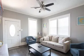 Modern Beach Bungalow- Walking Distance to Beach - Image 3