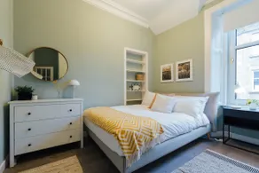 Stylish Stirling Apartment - free parking - Image 4