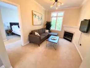 Cozy Sunny Main Floor Guest Suite Near RBG - Image 5
