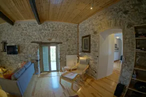 Entire Home in Southern Peloponnese - Image 4