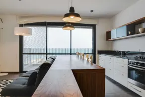 Beautiful Apartment on The First Line of The Sea - Image 4