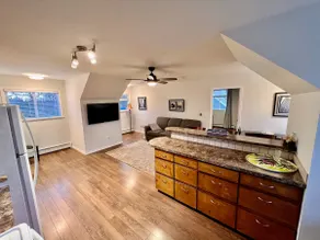 Adorable 1-bedroom guest house, private entrance - Image 5