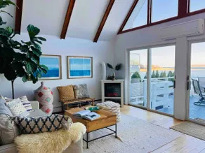 The Harbor House: Beachfront Home 1 hour from NYC - Image 4