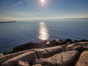 Casual Coastal Escape - Image 2