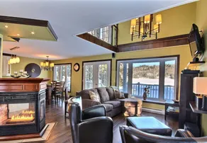 Lake/Mountain Edge Cottage – Charlevoix. - Image 5