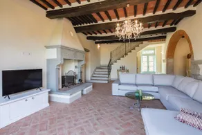 Elegant villa with private pool near Cortona - Image 3