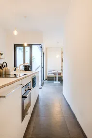 Stylishly furnished private home in a vibrant area - Image 4