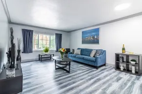 Modern 2BR Condo, Sleeps 6, Near Pines Shops - Image 2