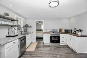Blue Cottage | 2BR | Downtown + Workspace - Image 4
